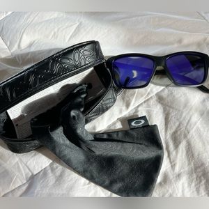 Oakley Hold On Sunglasses - Polarized Mirror Lenses (For Men and Women)